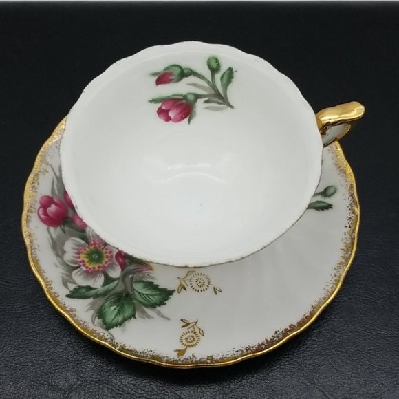 undefined Other - Tea cup and saucer